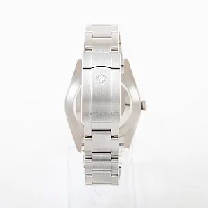 05188_watchlounge_lo.jpg