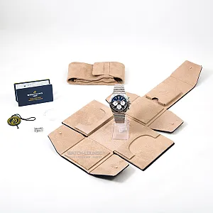 05202_watchlounge_lo.jpg