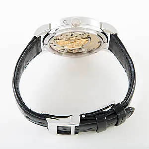 05212_watchlounge_lo.jpg