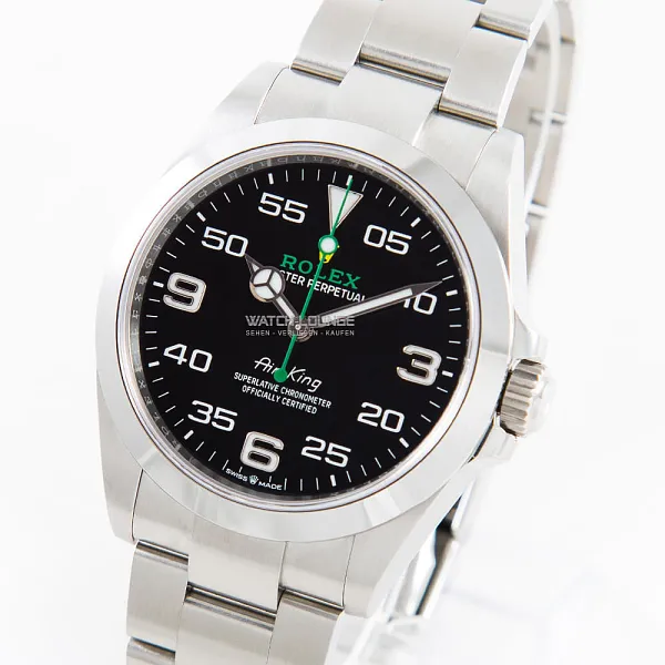 05288_watchlounge_lo_1.jpg