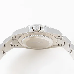05293_watchlounge_lo.jpg