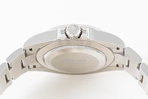 05293_watchlounge_lo.jpg