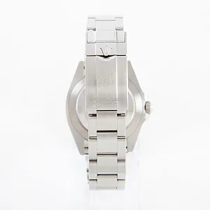 05296_watchlounge_lo.jpg
