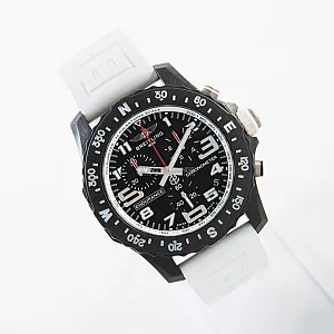 05300_watchlounge_lo.jpg