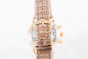 05590_watchlounge_lo.jpg