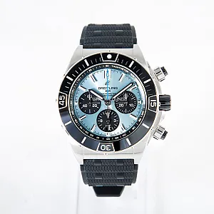 05629_watchlounge_lo.jpg