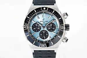 05629_watchlounge_lo.jpg