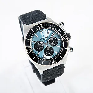 05630_watchlounge_lo.jpg