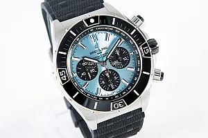 05630_watchlounge_lo.jpg