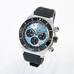 05631_watchlounge_lo.jpg