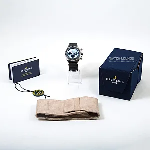 05637_watchlounge_lo.jpg