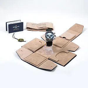 05638_watchlounge_lo.jpg