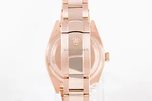 05684_watchlounge_lo_be.jpg
