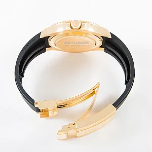 05759_watchlounge_lo.jpg