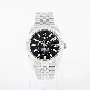 05764_watchlounge_lo.jpg