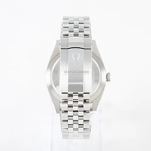 05770_watchlounge_lo.jpg