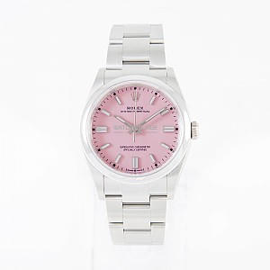 05929_watchlounge_lo.jpg