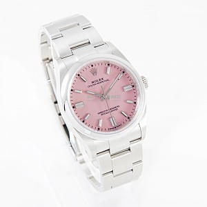 05930_watchlounge_lo.jpg