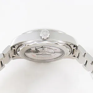 06008_watchlounge_lo_1.jpg
