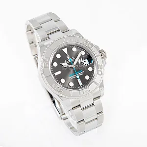 06041_watchlounge_lo.jpg