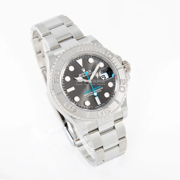 06041_watchlounge_lo_1.jpg