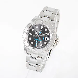 06042_watchlounge_lo.jpg