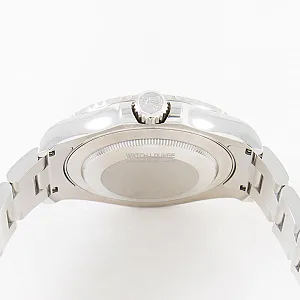 06043_watchlounge_lo.jpg