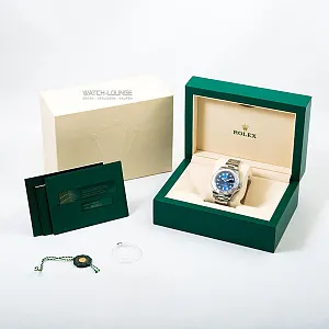 06069_watchlounge_lo.jpg