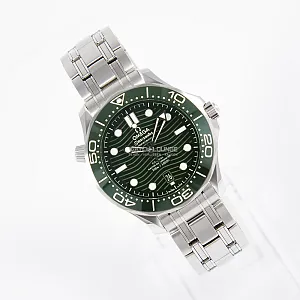 06096_watchlounge_lo.jpg