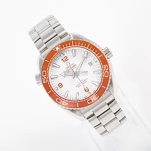 06148_watchlounge_lo.jpg