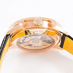 06219_watchlounge_lo.jpg