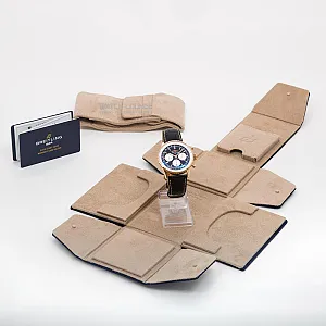 06225_watchlounge_lo.jpg