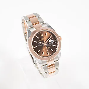 06262_watchlounge_lo.jpg