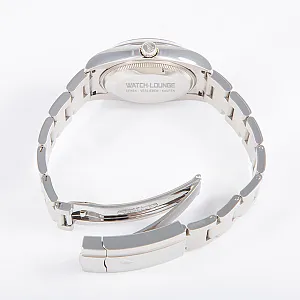 06367_watchlounge_lo.jpg