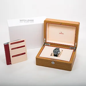 06380_watchlounge_lo.jpg