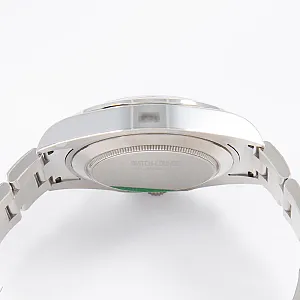 06455_watchlounge_lo.jpg