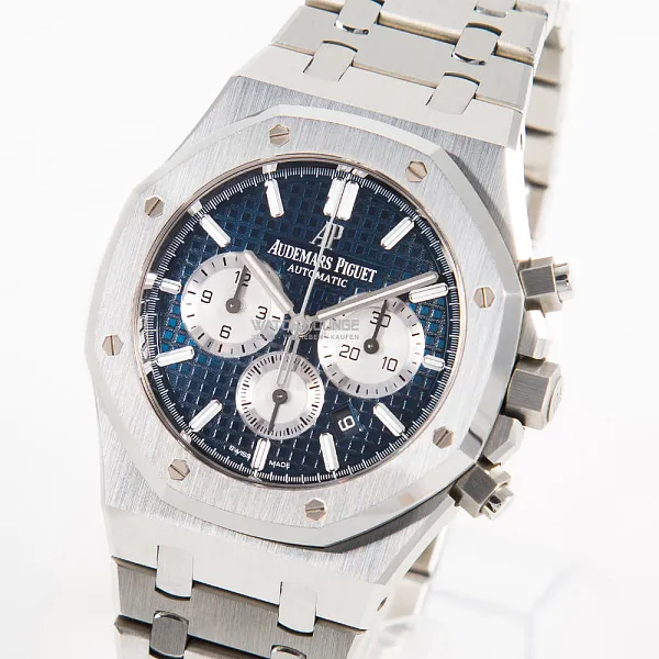 06493_watchlounge_lo_1.jpg