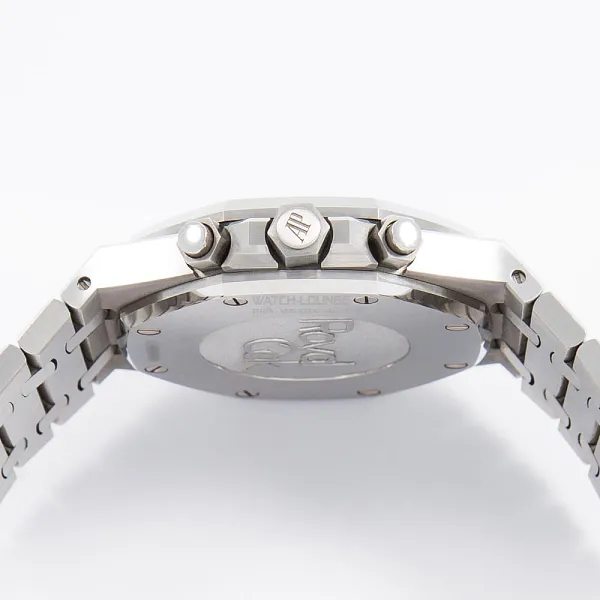06498_watchlounge_lo.jpg