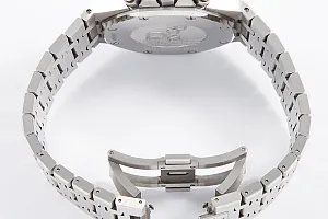 06500_watchlounge_lo.jpg