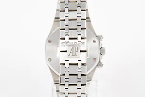 06501_watchlounge_lo.jpg