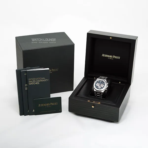 06502_watchlounge_lo.jpg