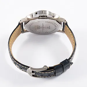 06533_watchlounge_lo.jpg