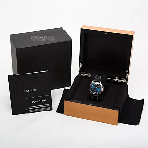 06535_watchlounge_lo.jpg