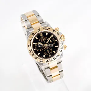 06551_watchlounge_lo.jpg