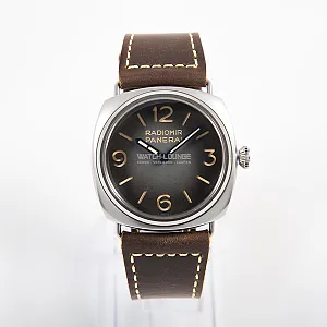 06560_watchlounge_lo.jpg