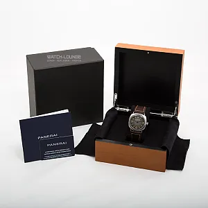 06567_watchlounge_lo.jpg