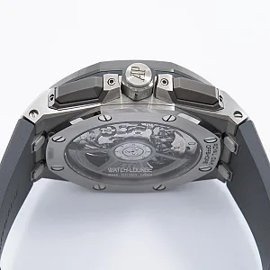 06609_watchlounge_lo.jpg