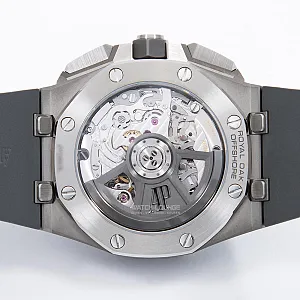 06611_watchlounge_lo.jpg