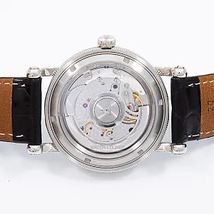 06622_watchlounge_lo.jpg
