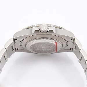 06766_watchlounge_lo.jpg